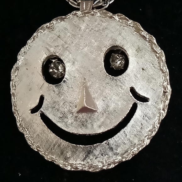 Retro Smiley 😊 - Picture 2 of 8